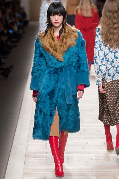 Look 26